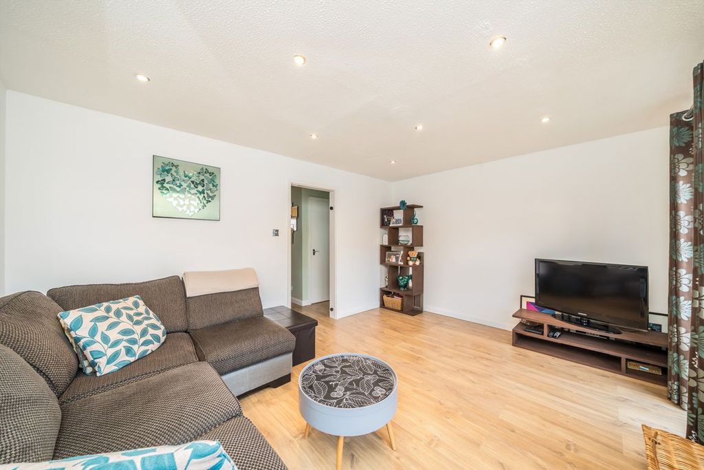 Property photo 2 of 7