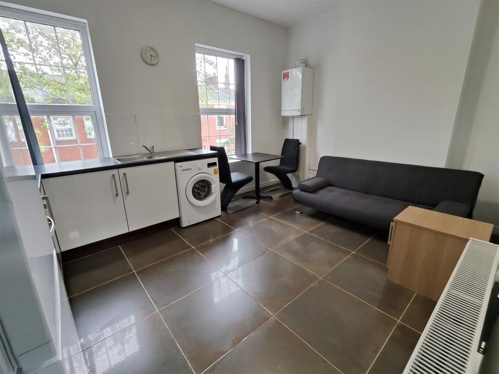 Property photo 3 of 7 Kitchen - Dinning