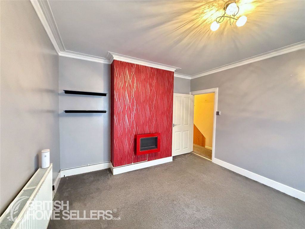 Property photo 3 of 12 Picture No. 05