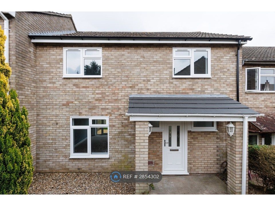 Property photo 1 of 12 Spacious Property In A Quiet Area Near Bury Road