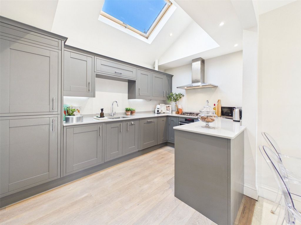 Property photo 2 of 19 Picture No. 03
