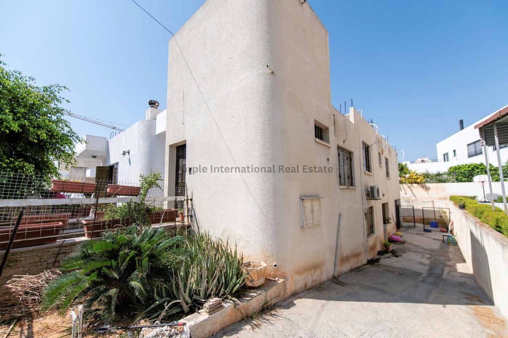 Property photo 2 of 39