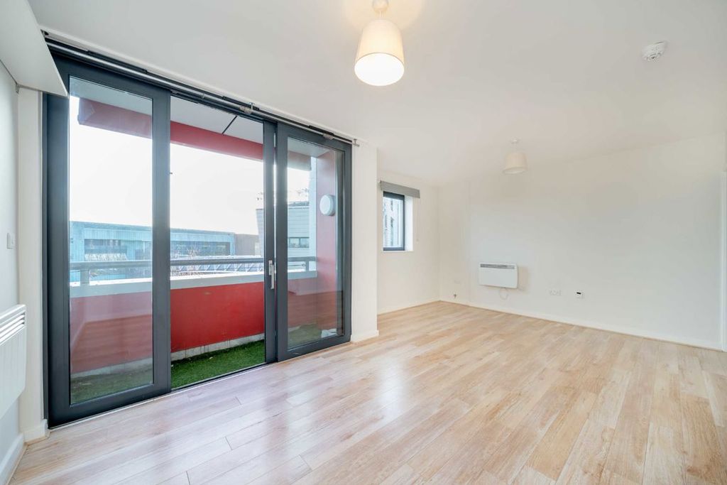 Property photo 2 of 6