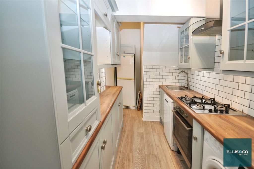 Property photo 2 of 9 Picture No. 23