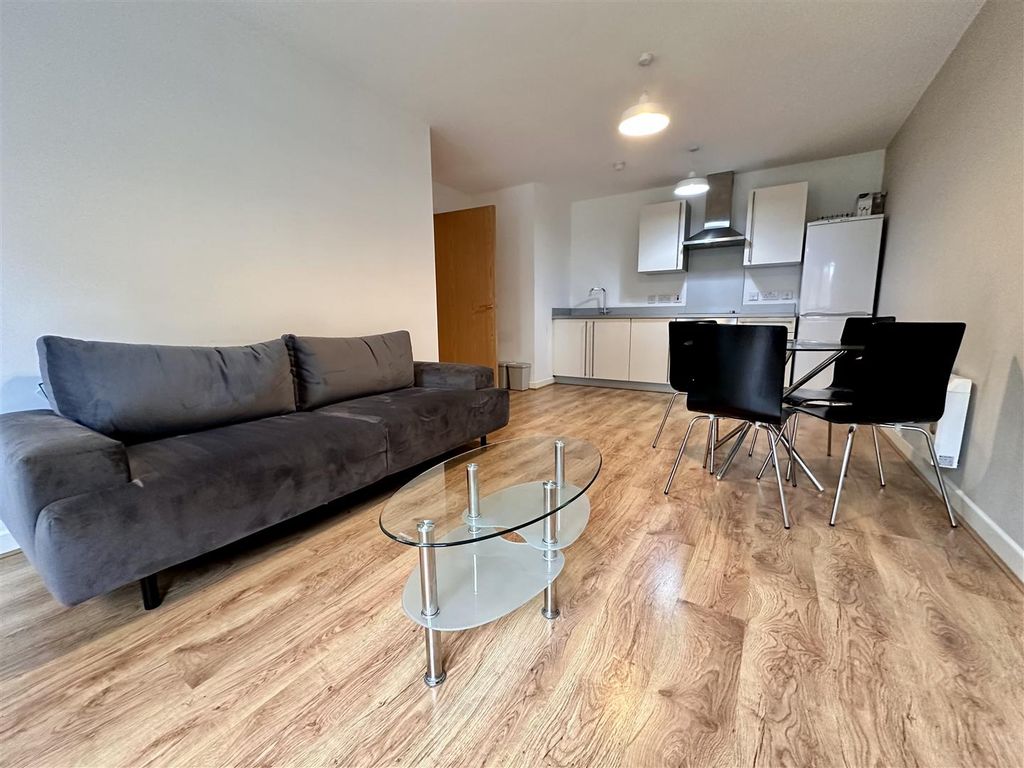 Property photo 3 of 12