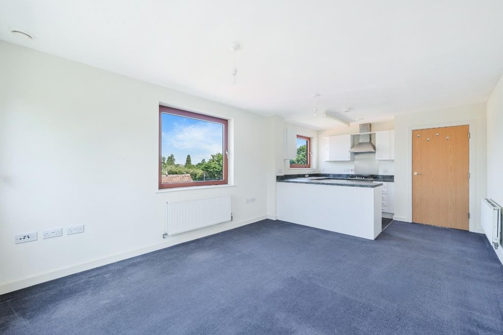 Property photo 3 of 14 Ross House