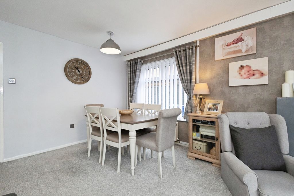 Property photo 3 of 15 Dining Area