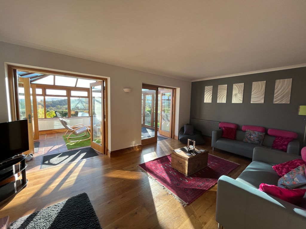 Property photo 3 of 40 Front