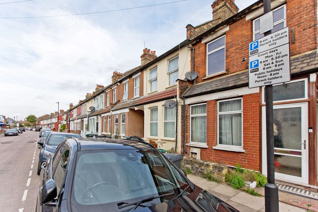 Property photo 1 of 2