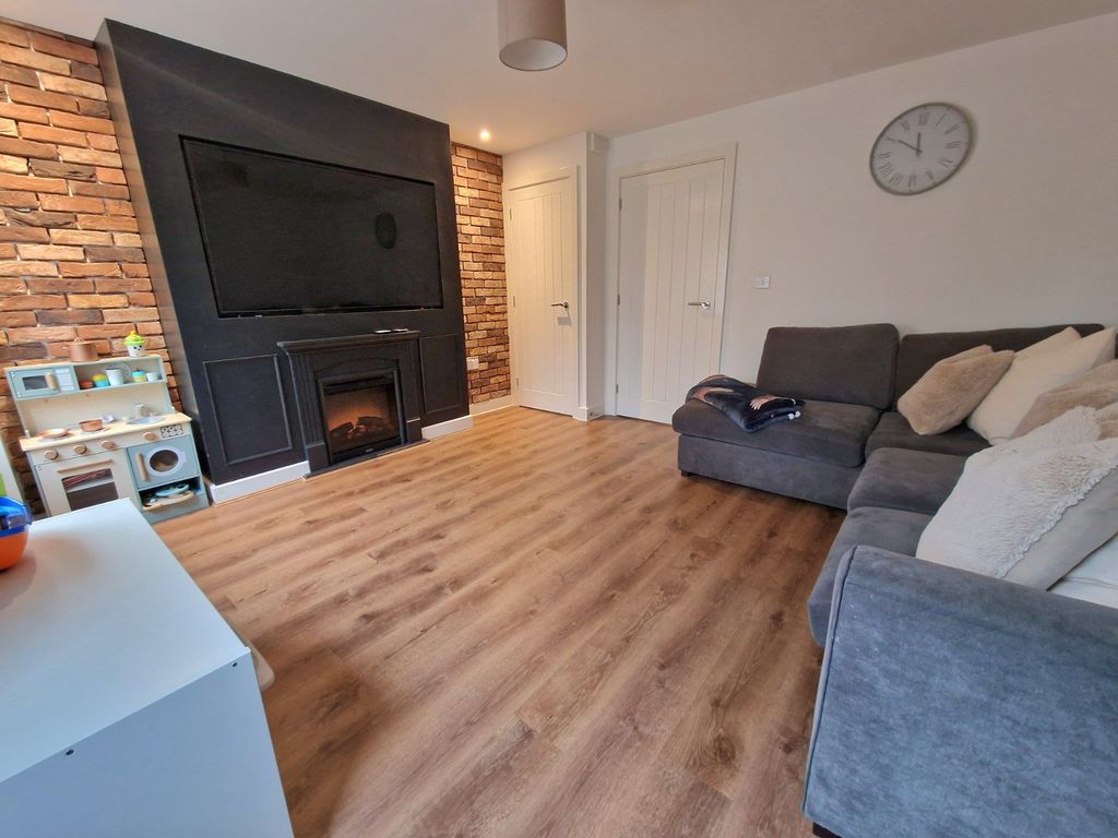 Property photo 2 of 15 Living Room