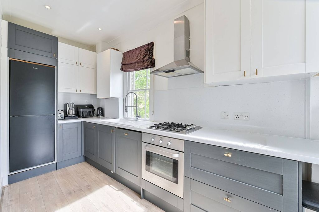 Property photo 2 of 9