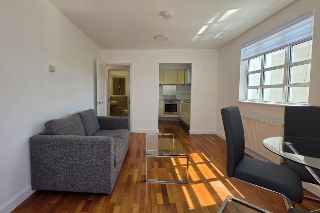 Property photo 3 of 12