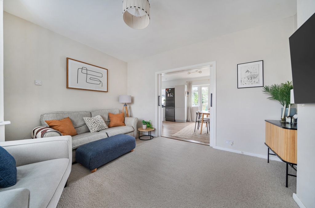 Property photo 3 of 16 1402507-7-697B6E5...