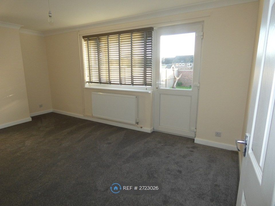 Property photo 2 of 11 Lounge