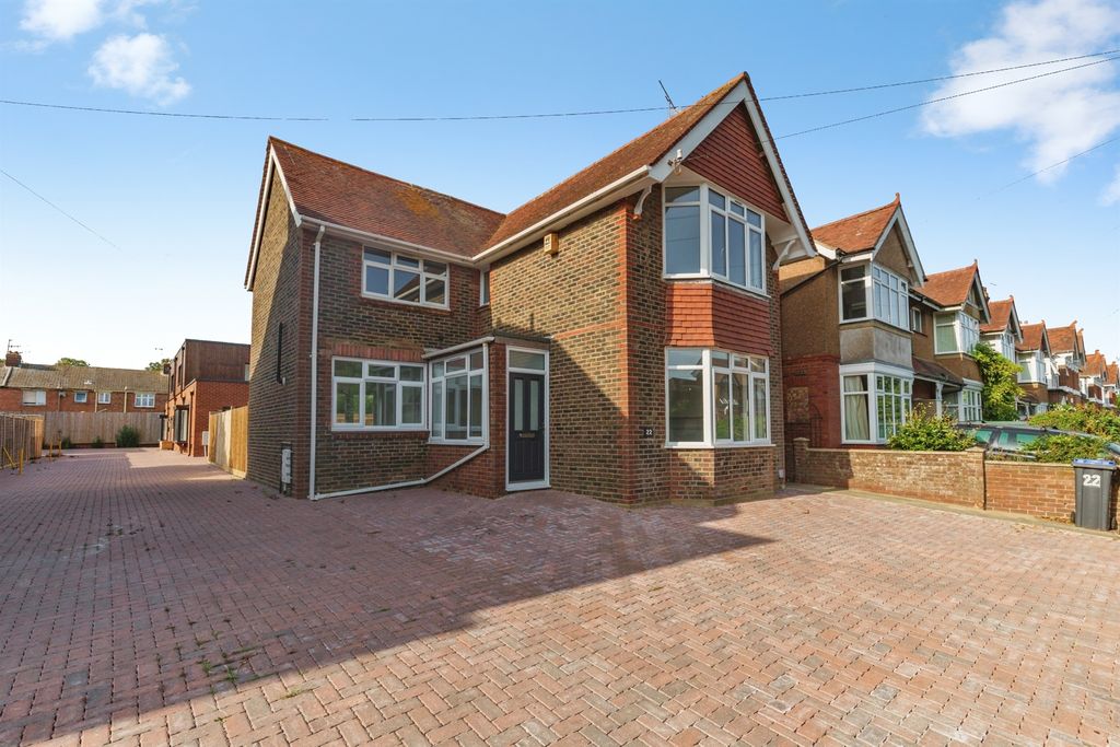 Property photo 1 of 22