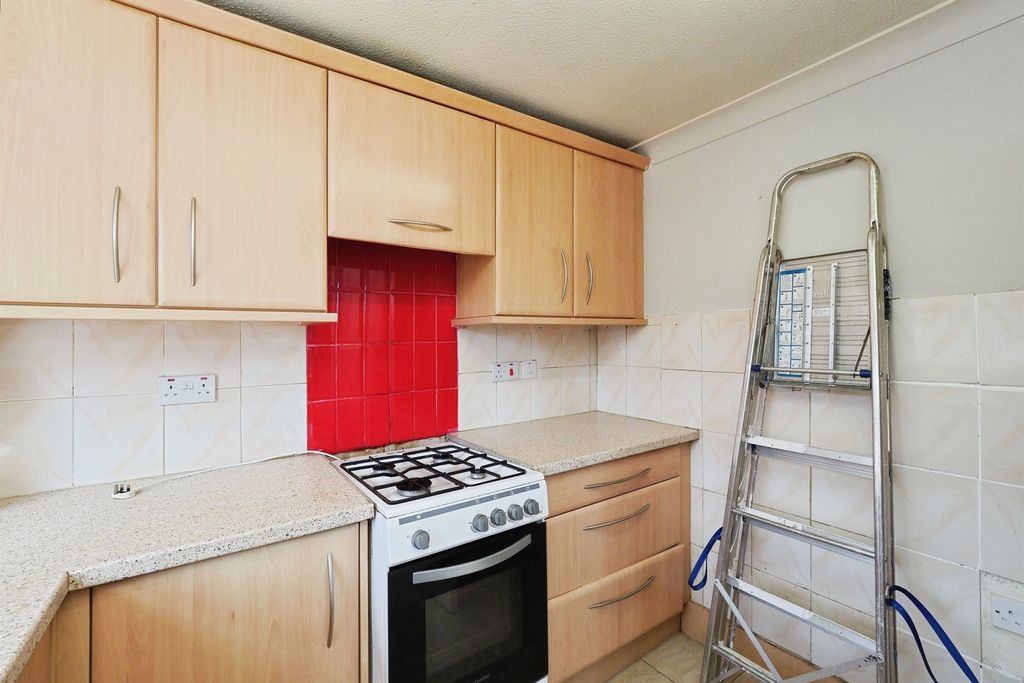 Property photo 3 of 17