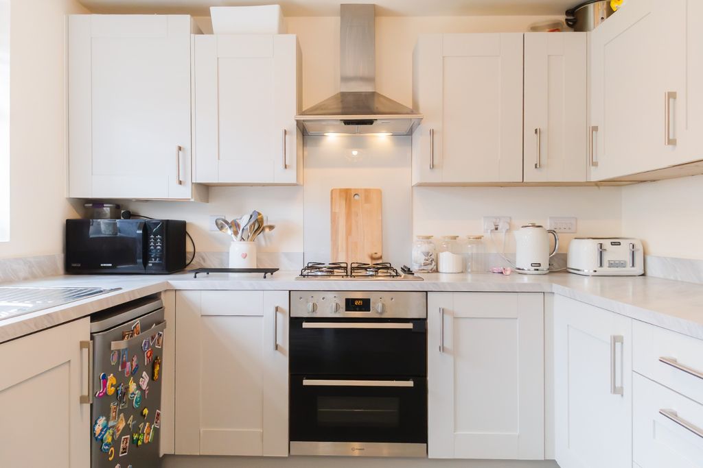 Property photo 2 of 23 5425174