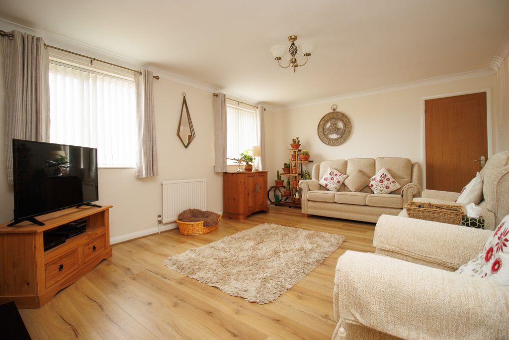 Property photo 3 of 19