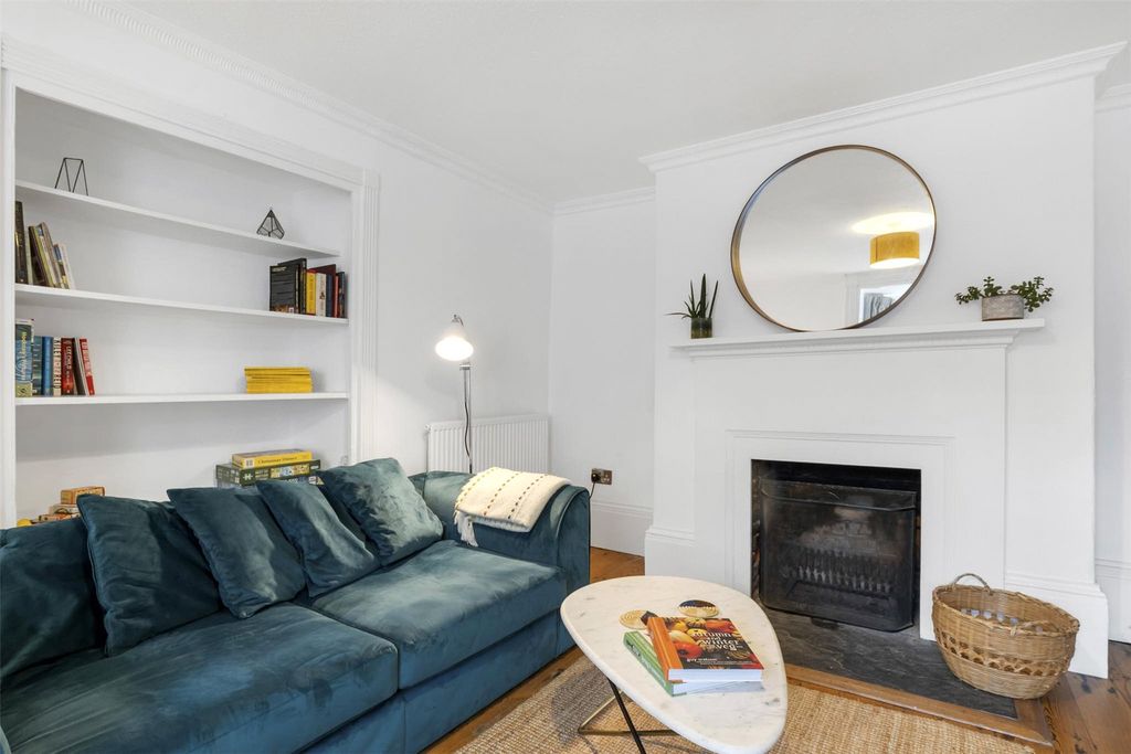 Property photo 3 of 12 Sitting Room