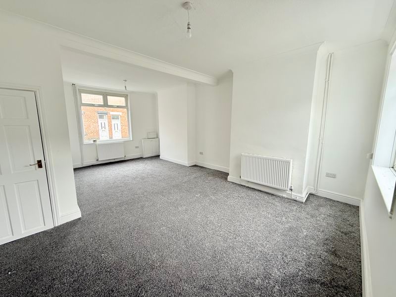 Property photo 3 of 8 Photo 2