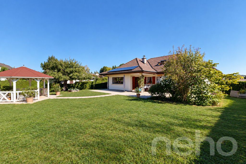 Property photo 2 of 12