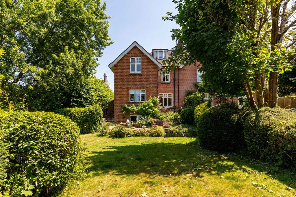 Property photo 1 of 27