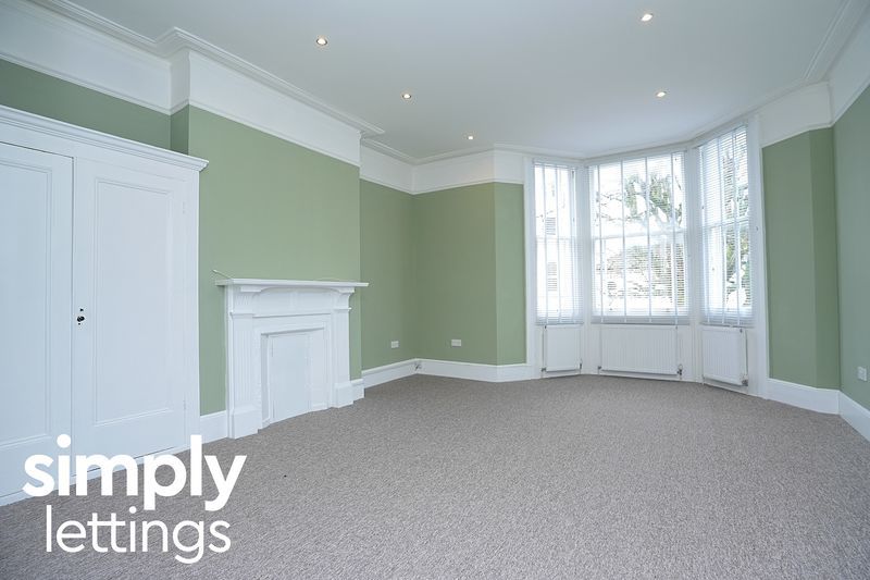 Property photo 3 of 12 Photo 5