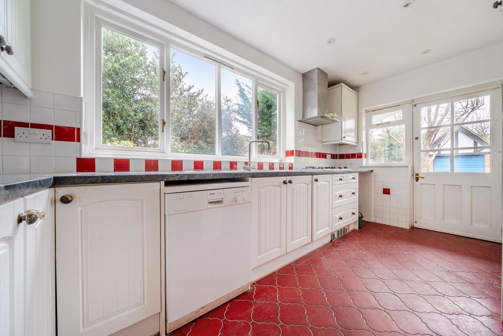Property photo 3 of 15 9