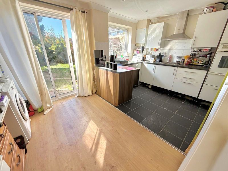 Property photo 3 of 9 Kitchen/Diner