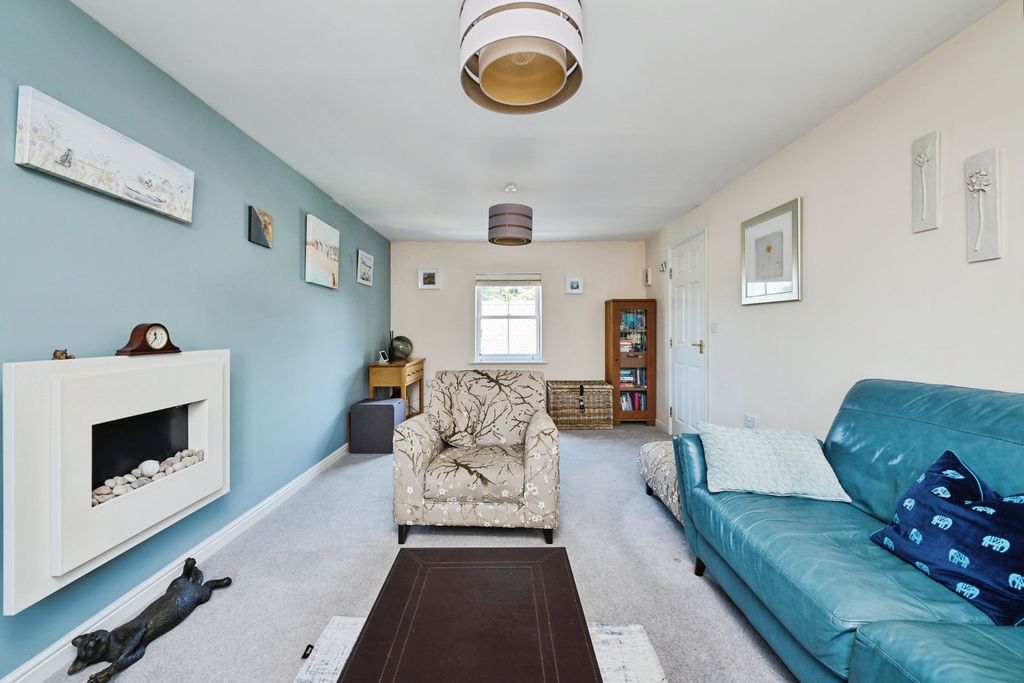 Additional image 8 of 4 bed town house for saleDays Meadow, Oakington, Cambridge CB24
