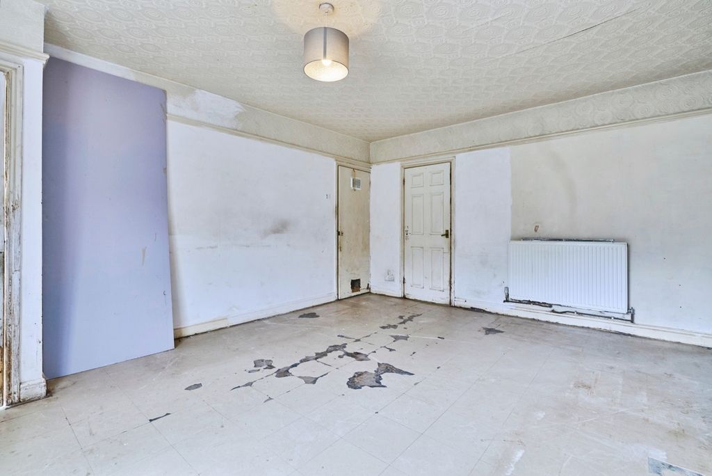 Property photo 3 of 16 Pbox-Img.Jpg