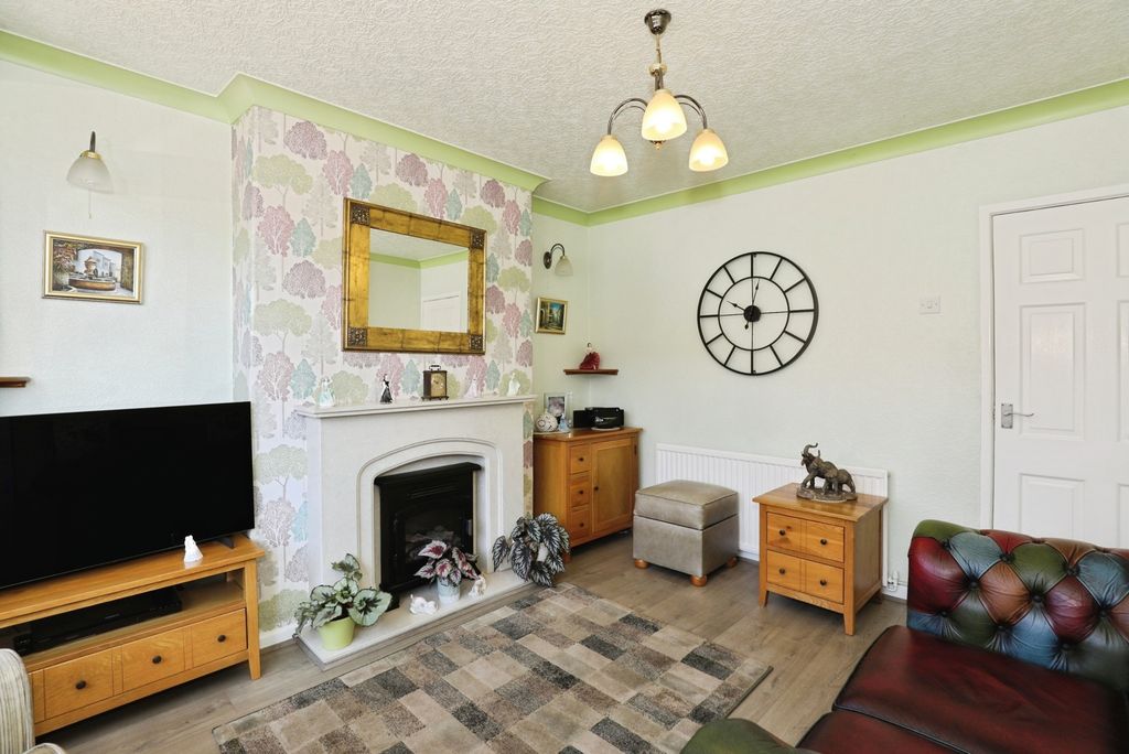 Property photo 2 of 20 Pbox-Img.Jpg