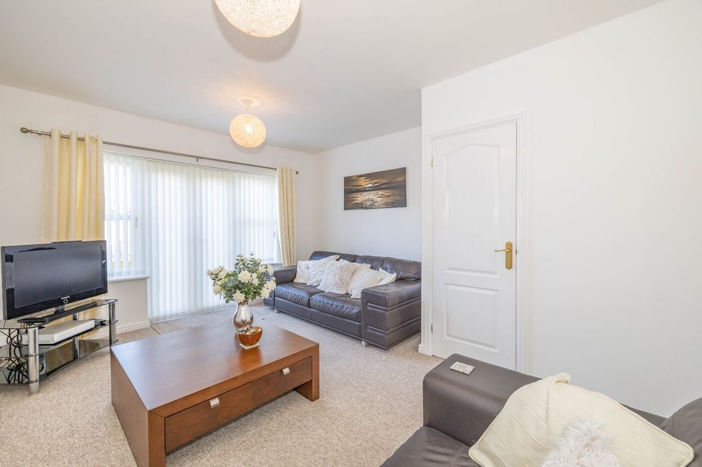 Property photo 2 of 12 Picture 2