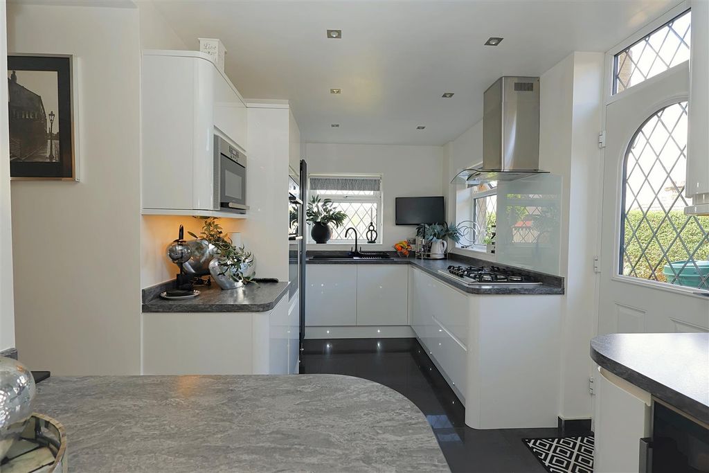 Property photo 3 of 44 Kitchen