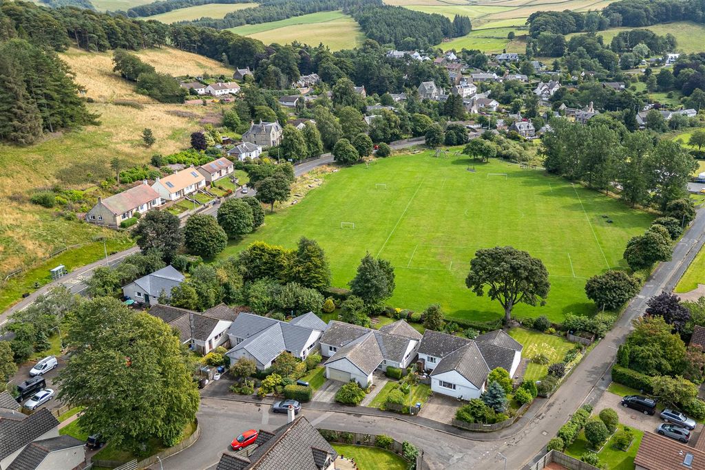 Property photo 3 of 31 2 Manorpark Stow Galashiels 78.Jpg