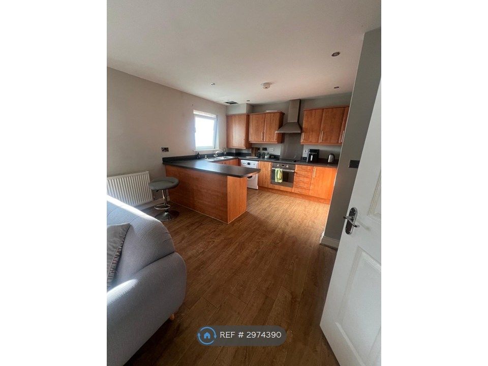 Property photo 3 of 9 Kitchen