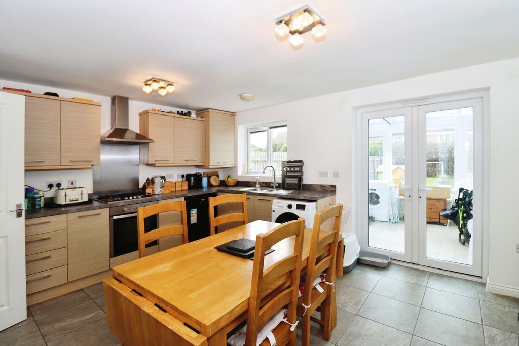 Property photo 3 of 15