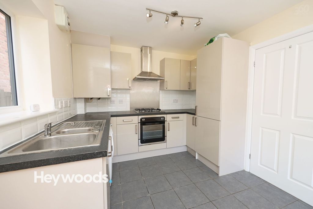 Property photo 2 of 41