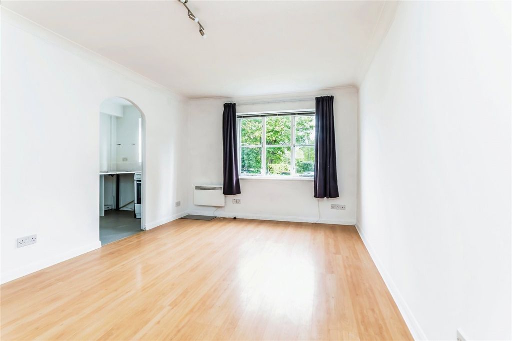 Property photo 2 of 13 Picture No. 02