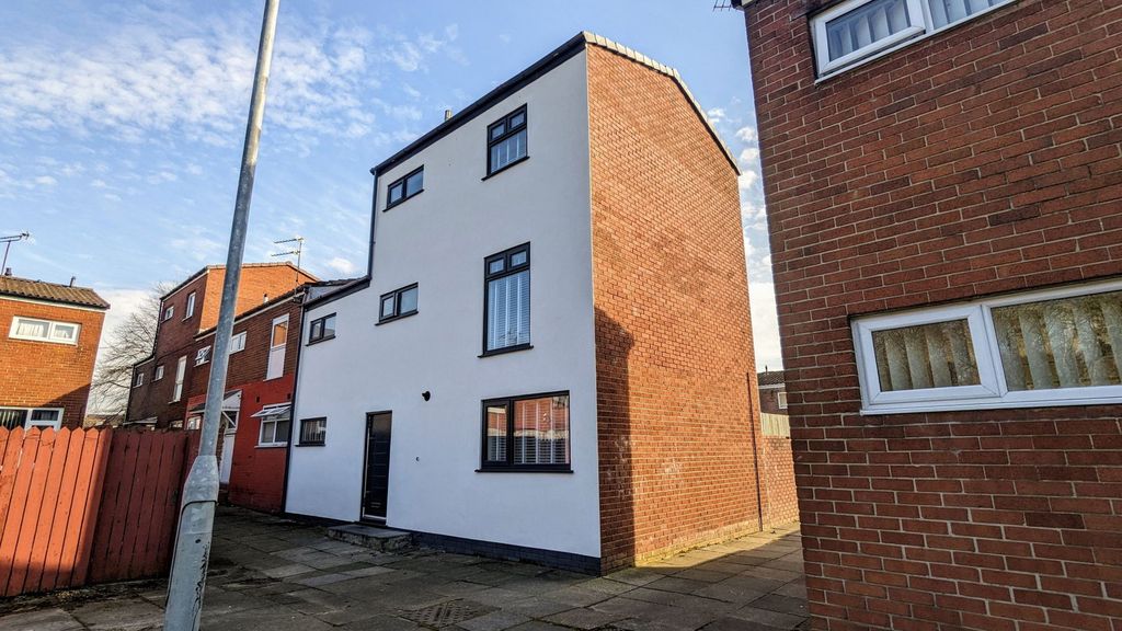 Property photo 1 of 28