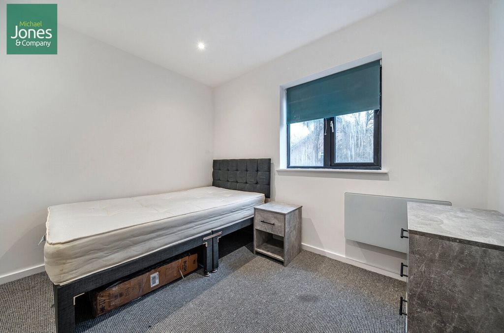 Property photo 2 of 12 Picture No. 23