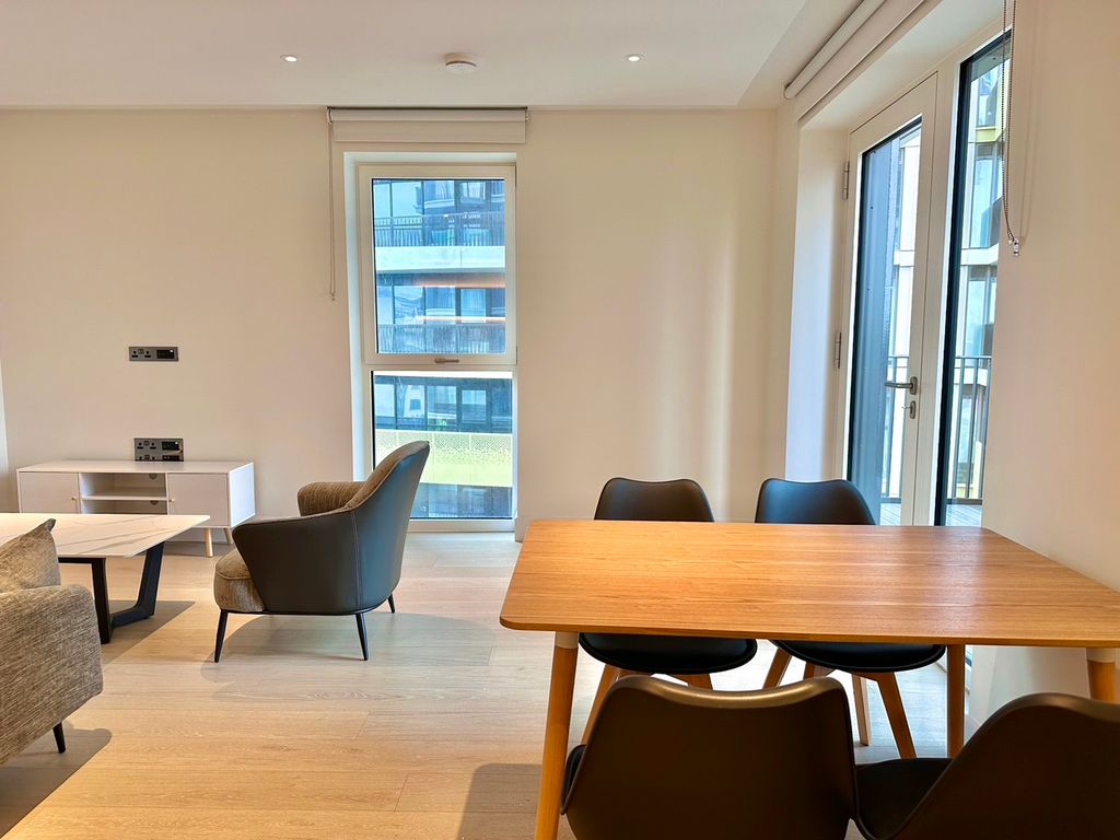 Property photo 3 of 21