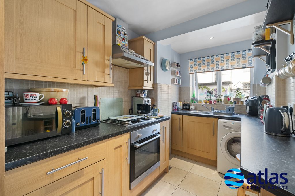Property photo 3 of 27 Kitchen