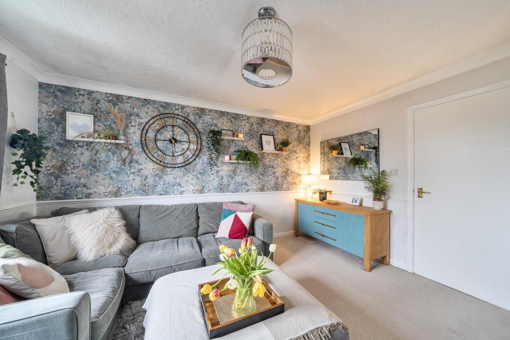 Property photo 3 of 9 Living Room