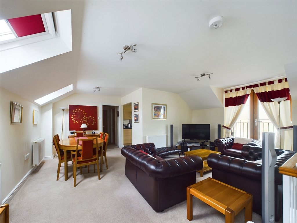Property photo 2 of 13 Open Plan