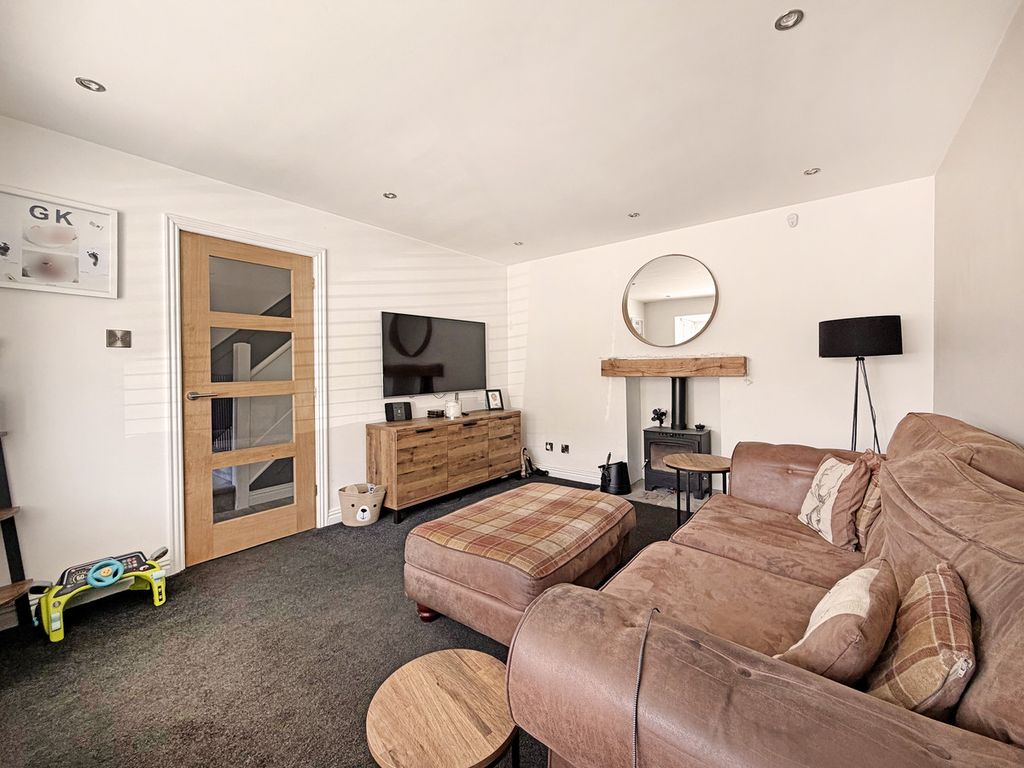 Property photo 2 of 38