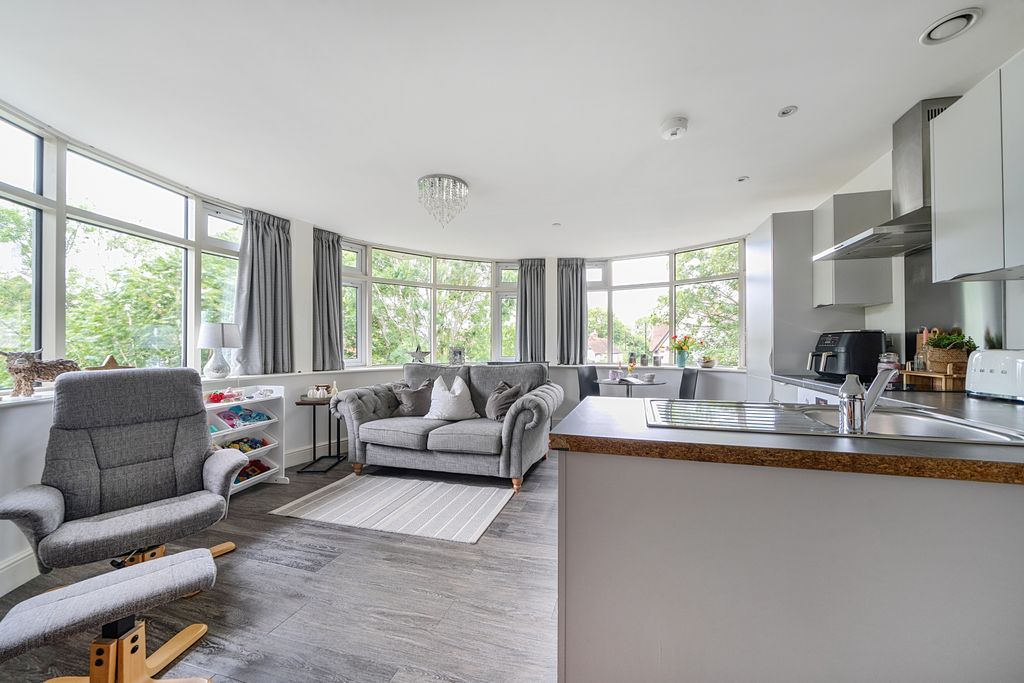 Property photo 2 of 13 Picture No. 10