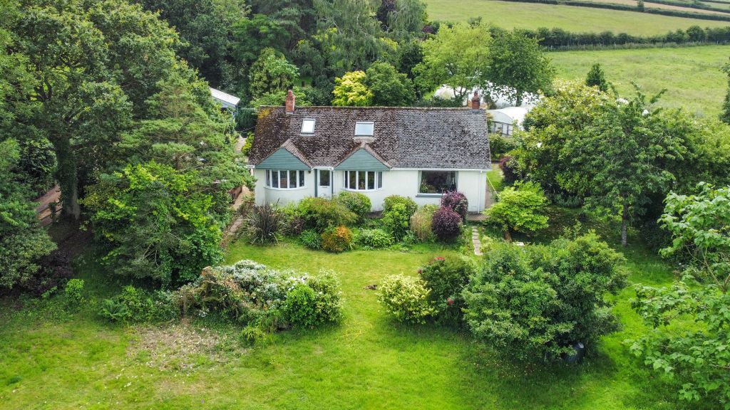 Property photo 1 of 43