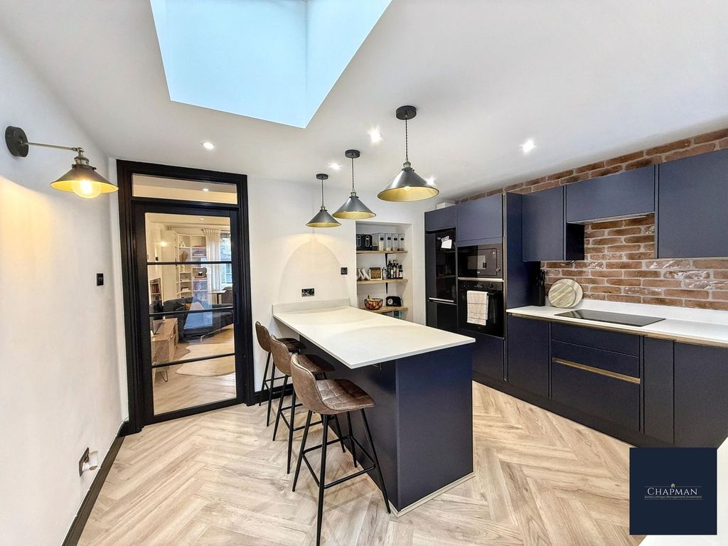 Property photo 3 of 22