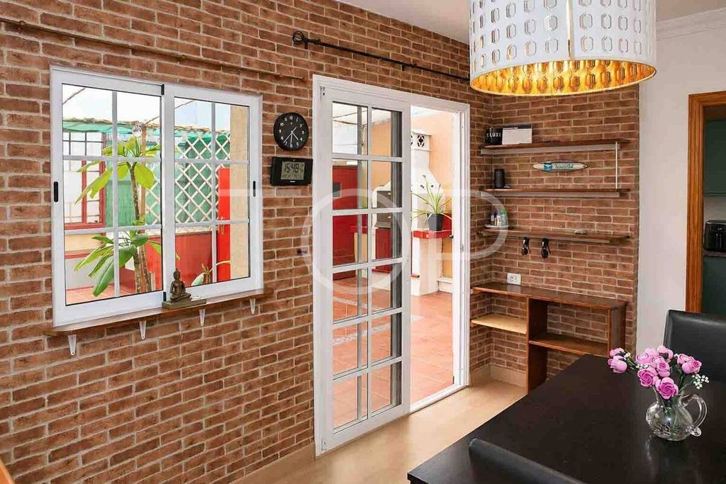 Property photo 1 of 21 Family Home With A Large Private Outdoor Terrace And Excellent Connectivity